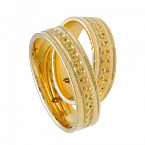 Obrączki złote z grawerowany wzorem