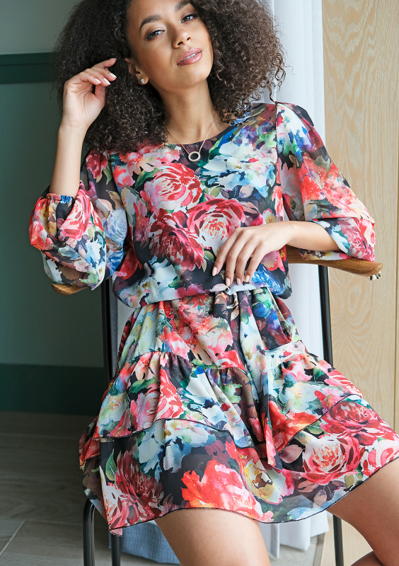 sukienka-z-falbana-w-kwiaty-chifon-czarna-mosquito-sklep